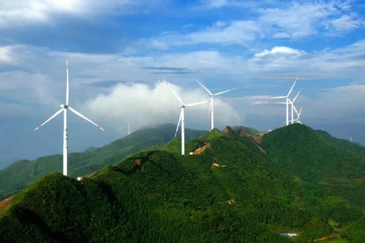 风力发电场山上接地